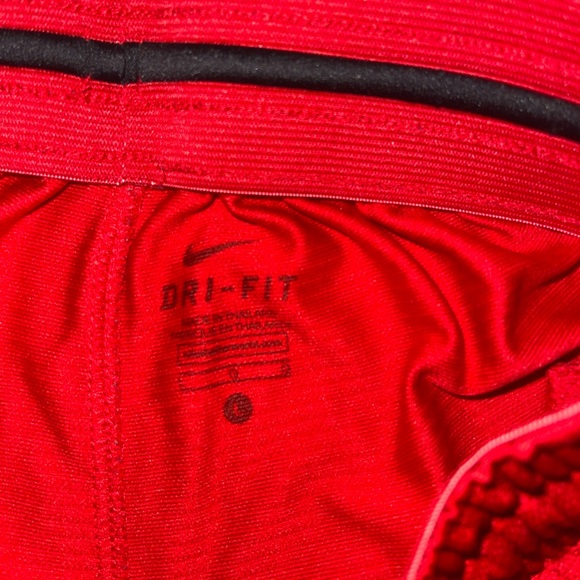 Bball shorts red Nike - Picture 2 of 2